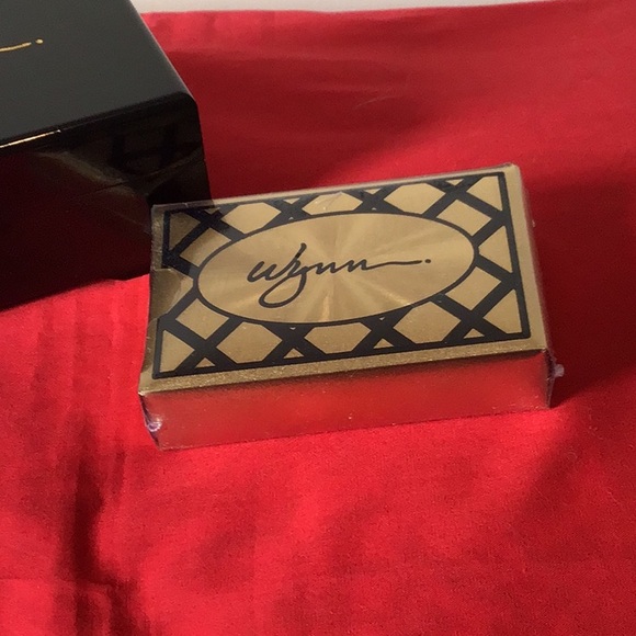 Wynn Hotel & Casino Las Vegas Souvenir Box Set Sealed Playing Cards New - Picture 3 of 4